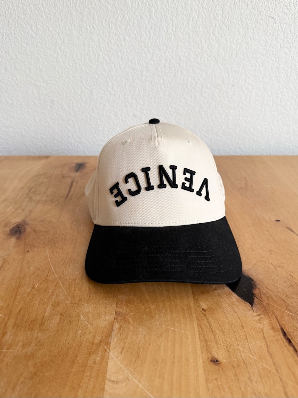 Good Quality Human Ivory and Black 'Venice' Baseball Cap